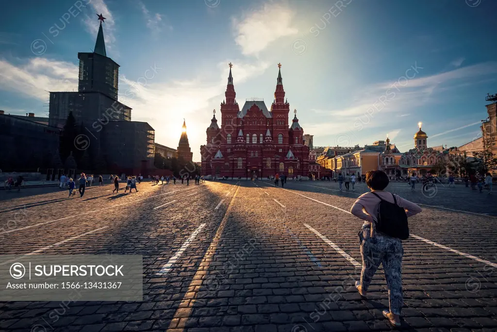 Nikolskaya Tower and the National Museum of History (Red Square, Moscow).