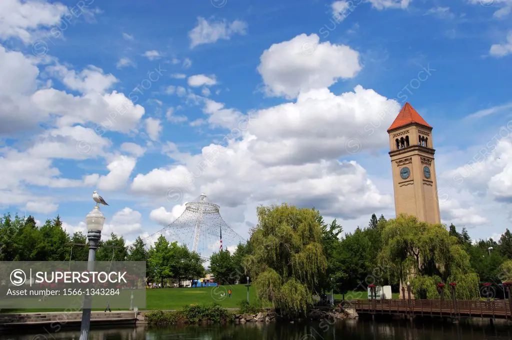 USA, WASHINGTON STATE, SPOKANE, RIVERFRONT PARK WITH CLOCK TOWER IN BACKGROUND.
