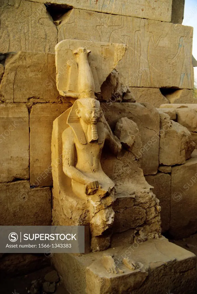 EGYPT, LUXOR, TEMPLE OF KARNAK, STATUE OF AMENHOTEP II, ANCIENT PHARAOH.