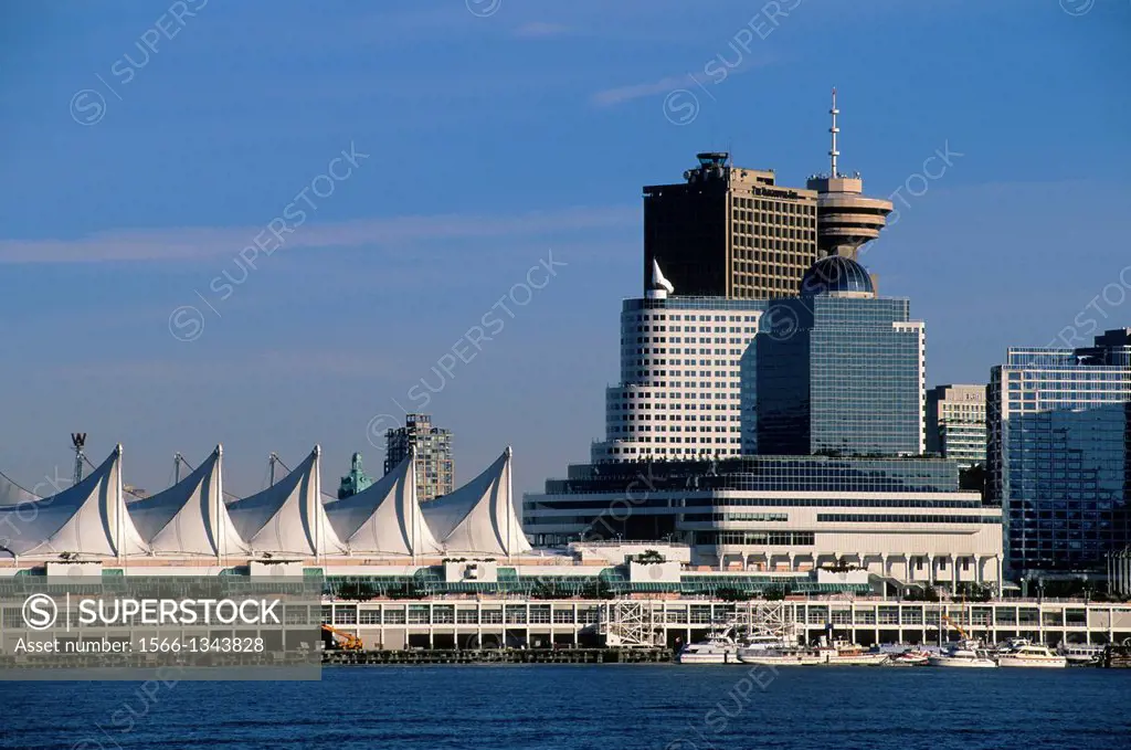 CANADA, BRITISH COLUMBIA, VANCOUVER, STANLEY PARK, VIEW OF DOWNTOWN, CRUISE SHIP TERMINAL.
