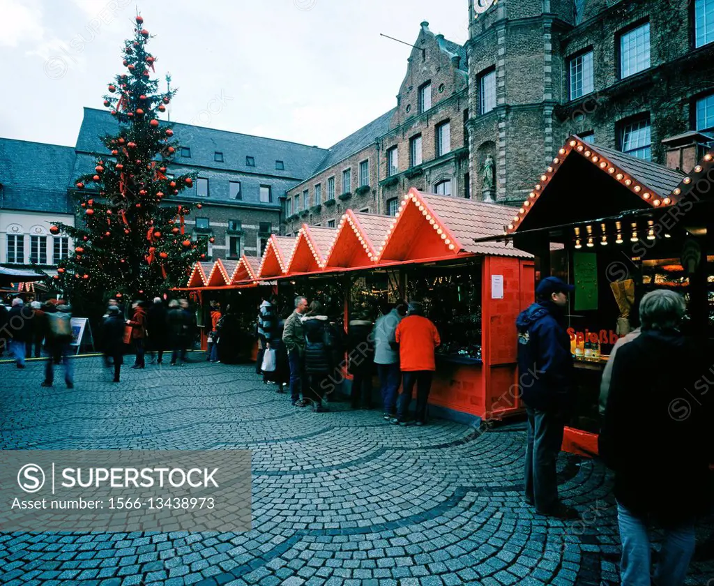 Marktplatz Christmas Market. Dusseldorf, Germany.