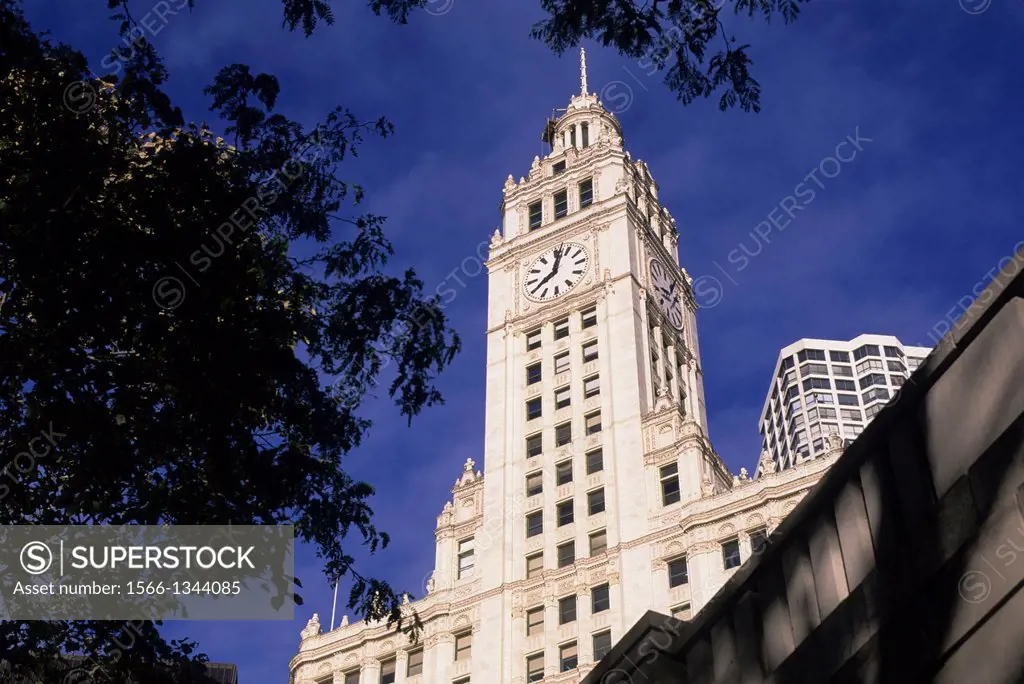 USA, ILLINOIS, CHICAGO, DOWNTOWN, MICHIGAN AVENUE, MIRACLE MILE, WRIGLEY BUILDING.