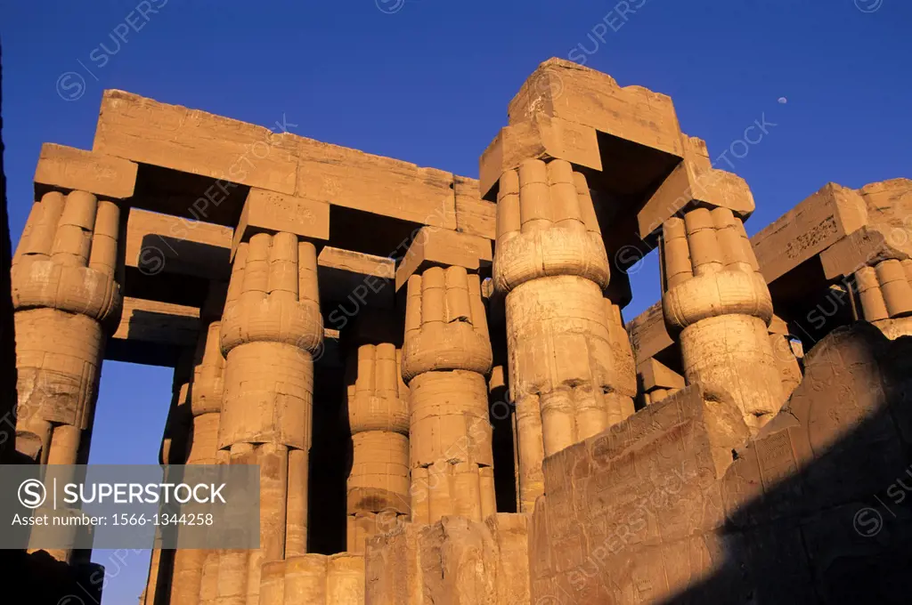 EGYPT, NILE RIVER, LUXOR, TEMPLE OF LUXOR, COURT OF AMENOPHIS III.