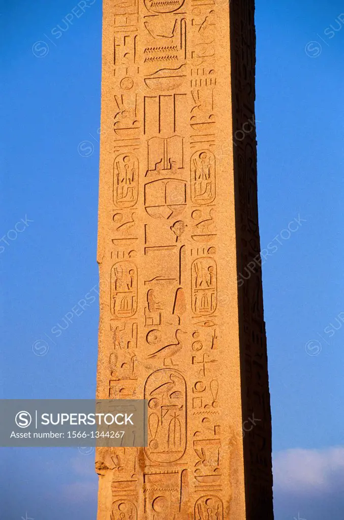 EGYPT, NILE RIVER, LUXOR, TEMPLE OF KARNAK, HATSHEPSUT´S OBELISK, DETAIL.