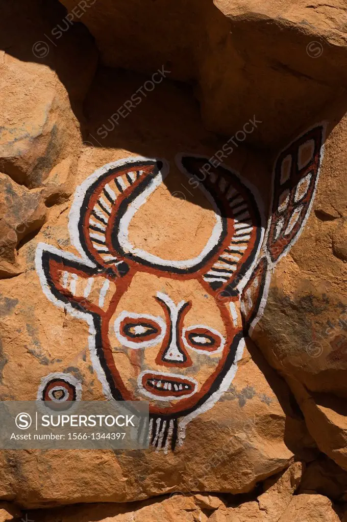 MALI, NEAR BANDIAGARA, DOGON COUNTRY, SONGHO DOGON VILLAGE, CEREMONIAL SITE FOR CIRCUMCISION RITUALS, DETAILS OF CLIFF PAINTINGS.