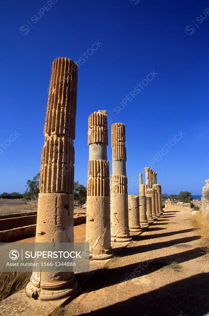 LIBYA, NEAR BENGHAZI, PTOLEMAIS (TOLMEITA), COLONADED PALACE.