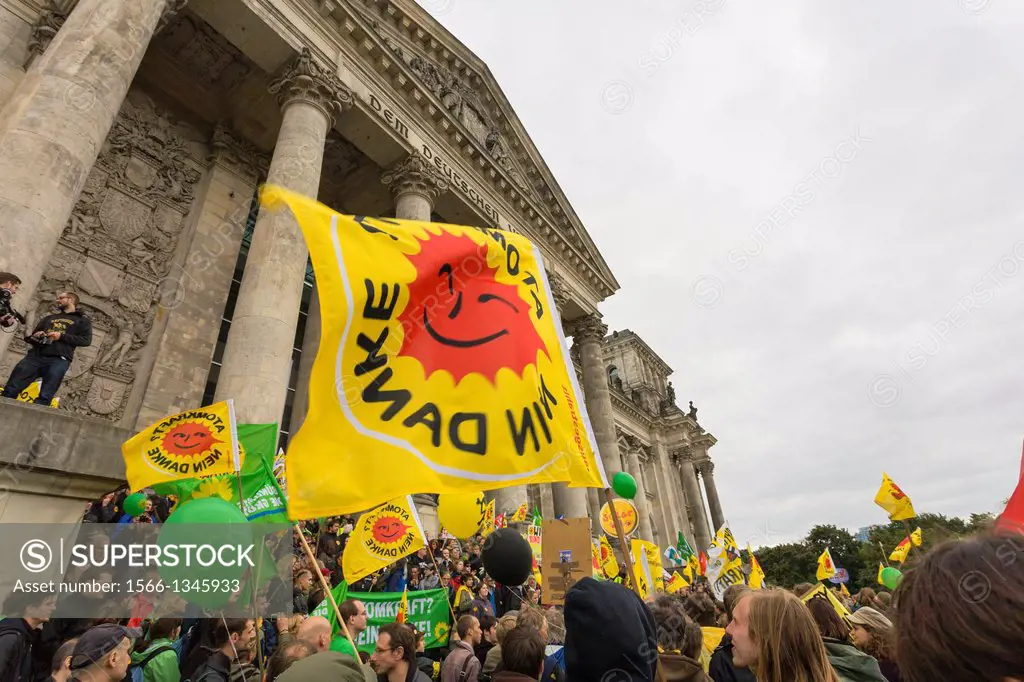 anti-nuclear demonstration in government district Berlin, against nuclear power plants (life-span extension). Here in front of Reichstag building or B...
