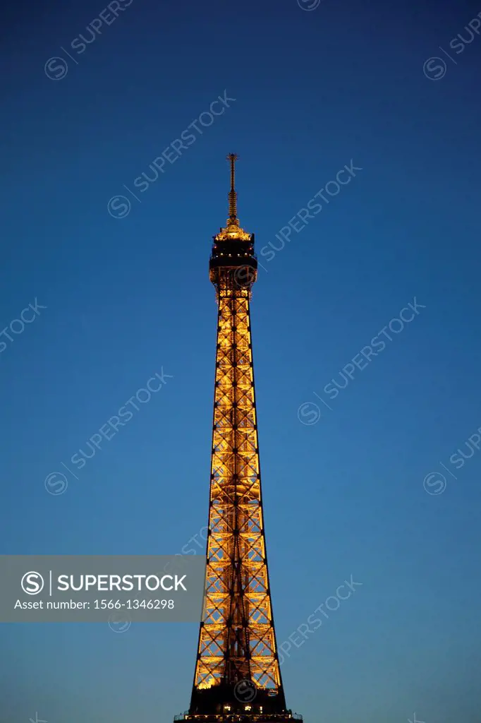Eiffel Tower in paris France during autum