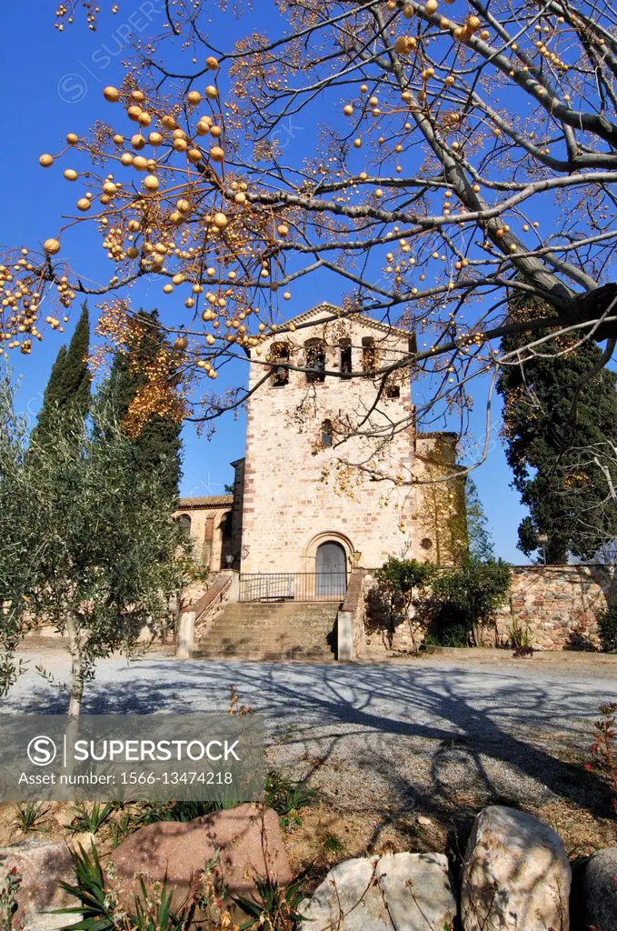 Santa María de Llerona is a church of pre-Romanesque origin, dating back to 990. It is the parish church since 1575, since it was formerly the chapel ...