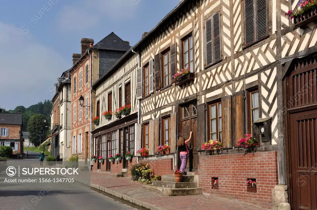 rue principale de Blangy-le-Chateau,Pays d'Auge,departement du Calvados,region Basse-Normandie,France,Europe/main street of Blangy-le-Chateau,Pays d'A...