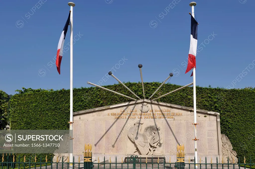 Monument aux morts,Honfleur,departement du Calvados,region Basse-Normandie,France,Europe/War Memorial,Honfleur,Calvados department,Lower Normandy regi...