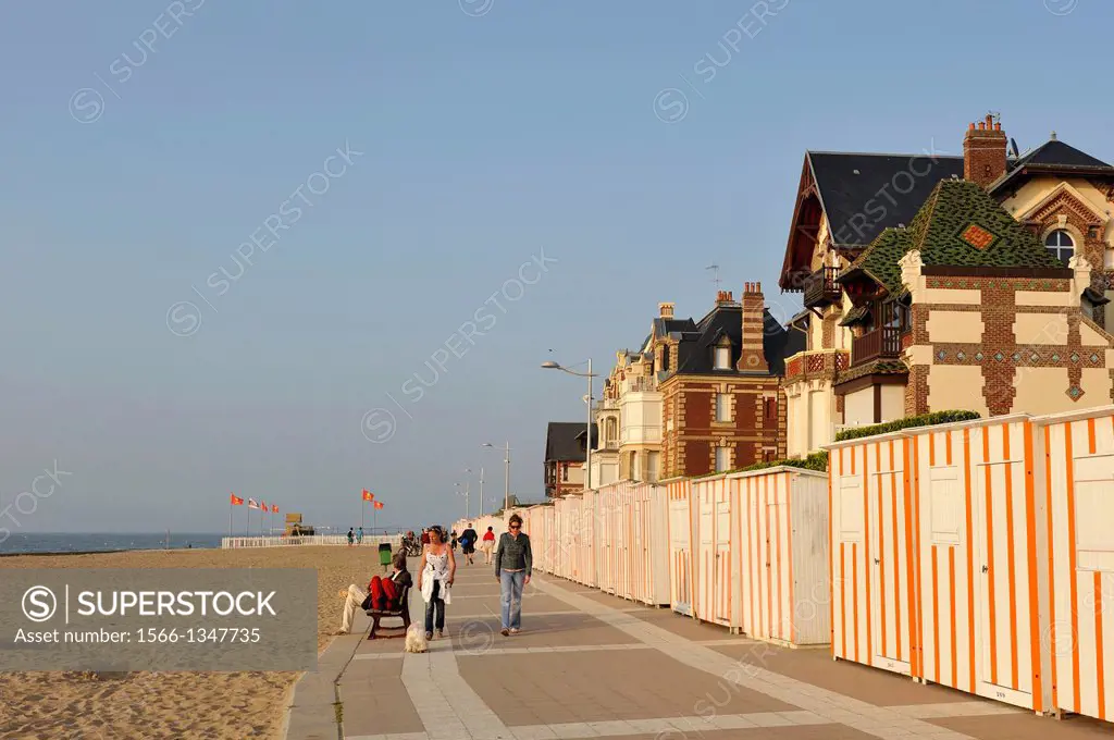 cabines de plage,Houlgate,cite balneaire de la Cote Fleurie,Pays d'Auge,departement du Calvados,region Basse-Normandie,France,Europe/beach huts,Houlga...
