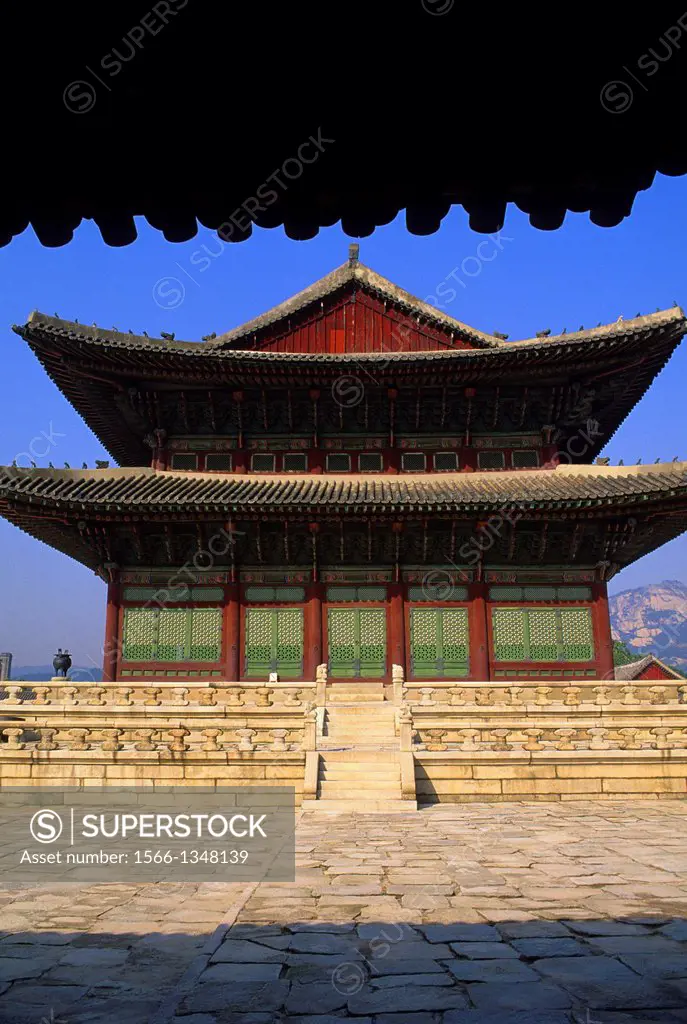 KOREA, SEOUL, KYUNGBOK ROYAL PALACE, KUNJONGJON HALL.