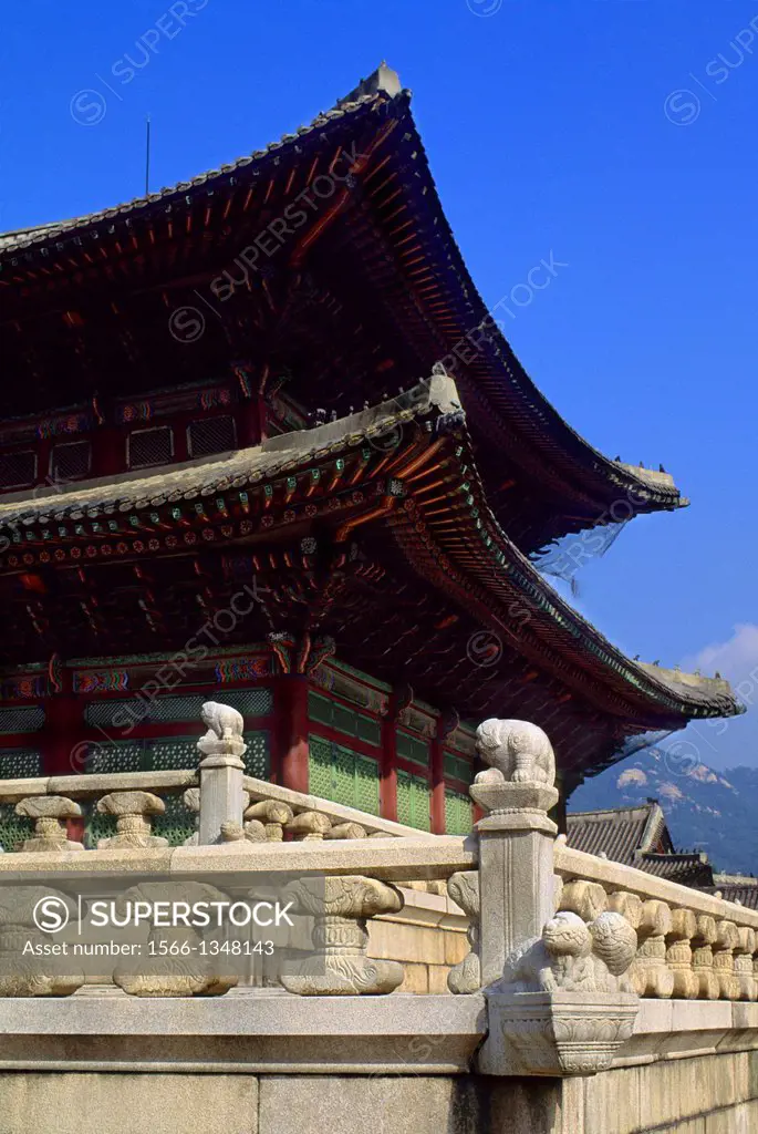 KOREA, SEOUL, KYUNGBOK ROYAL PALACE, KUNJONGJON HALL.