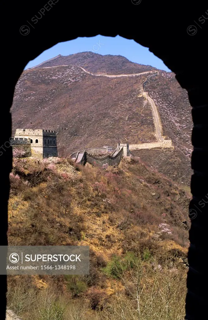 CHINA, NEAR BEIJING, GREAT WALL, VIEW THROUGH DOOR OF SIGNAL TOWER.