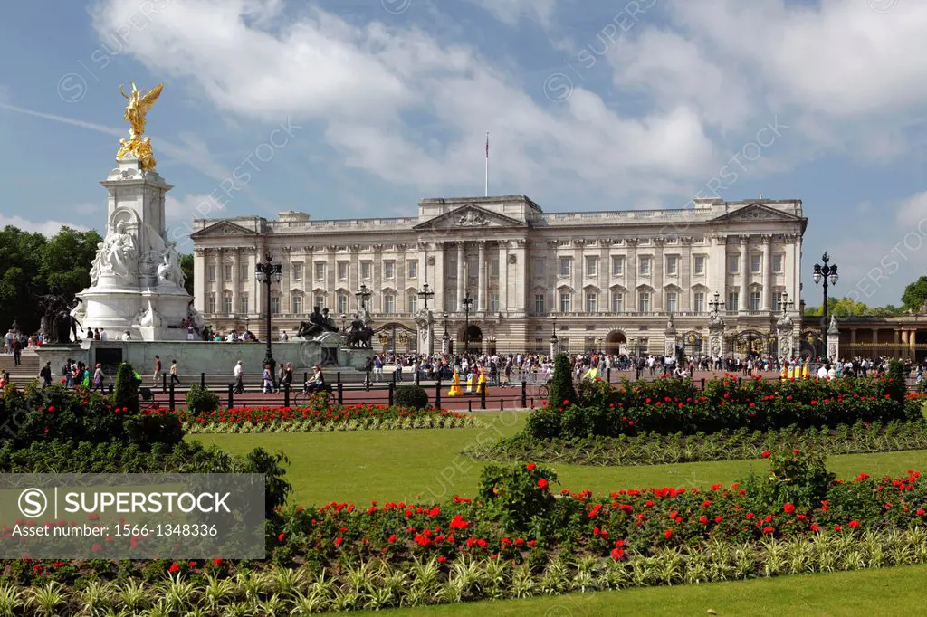 Facade of Buckingham Palace, London, UK.