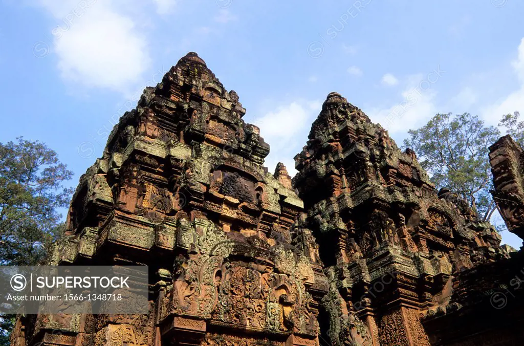 CAMBODIA, SIEM REAP, BANTEAY SREY TEMPLE, CENTRAL STRUCTURES.