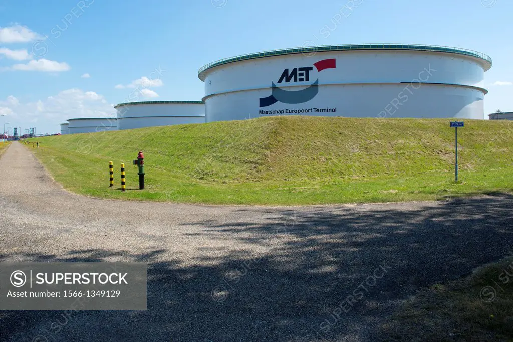 Europoort, Rotterdam, Netherlands. Storage tanks of the ´Maatschap Europoort Terminal´ in Port of Rotterdam, deployed for storage of oil and oil produ...