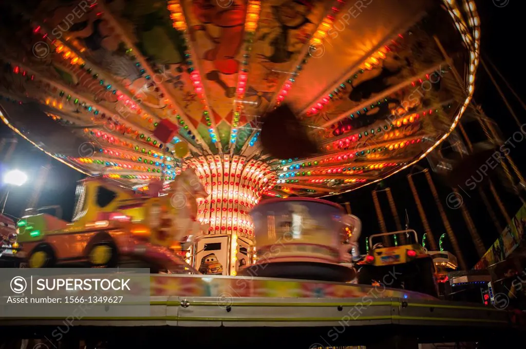Night image of a carousel