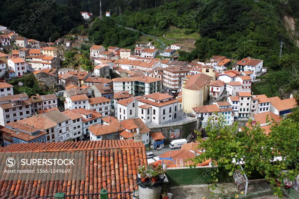 Fishing village of Cudillero with colorful houses at the seaside, Asturias, Spain.
