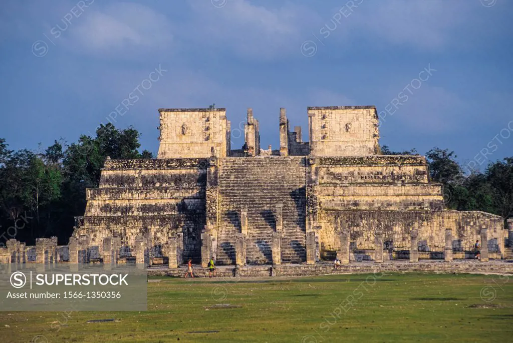 Templo de los Guerreros Temple of the Warriors in Chichen Itza, Yucatan Peninsula, Mexco.