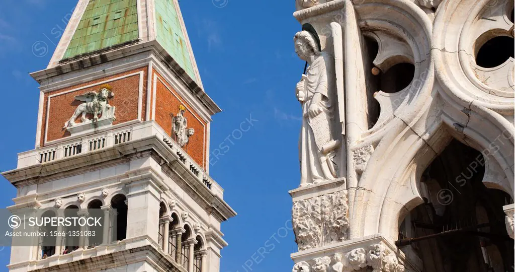 Doge´s Palace or Ducale Palace and St Mark Bell Tower or Campanile in background, St Mark´s square, Venice, Veneto, Italy, Europe.