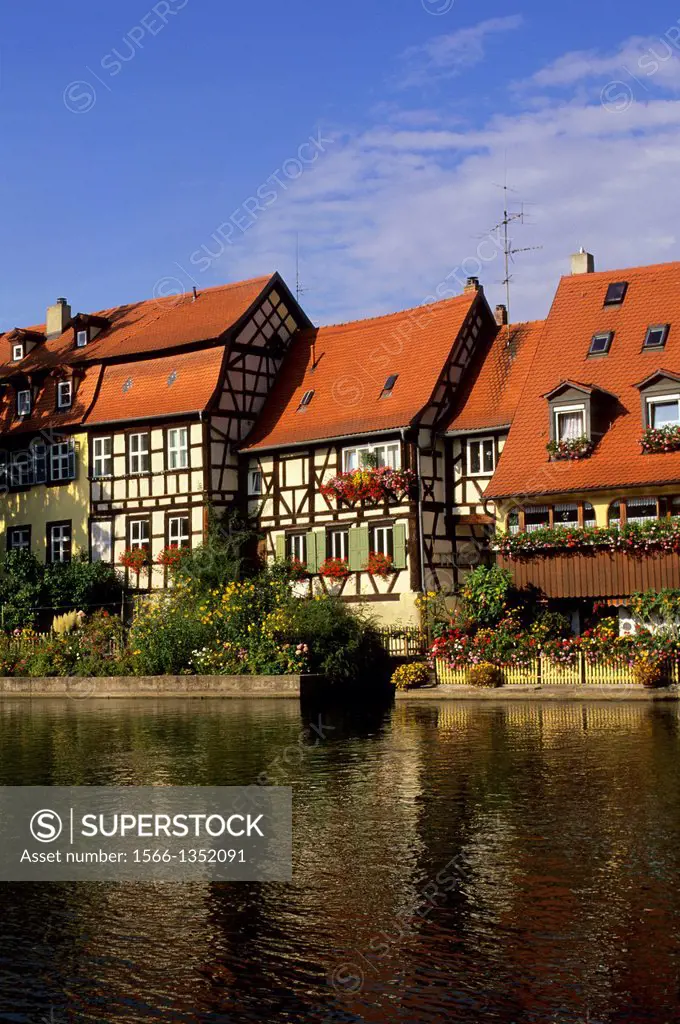 GERMANY, BAMBERG, UNESCO WORLD HERITAGE SITE, REGNITZ RIVER, VIEW OF LITTLE VENICE.