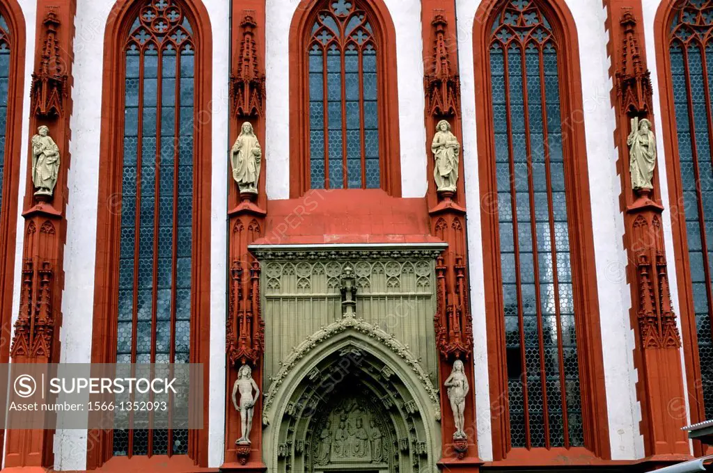 GERMANY, WURZBURG, OLD TOWN, ST. MARY'S CHAPEL, DETAIL, ADAM AND EVE STATUES.