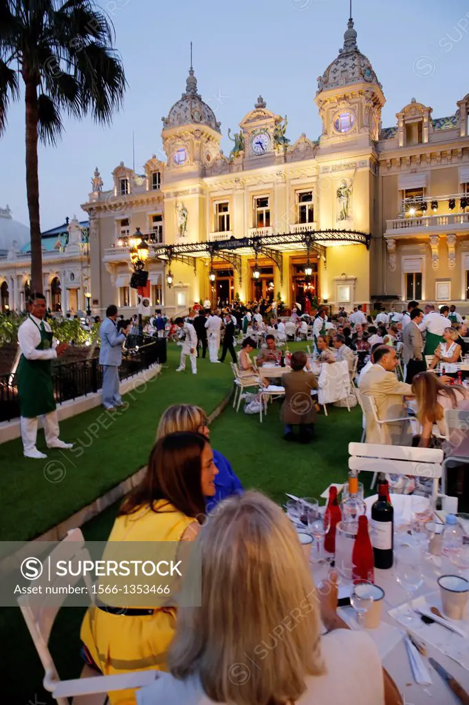 Europe, Principality of Monaco, festival celebrating the 150th anniversary of the SBM (Societe des Bains de Mer), Princely picnic ""lunch on grass"" h...