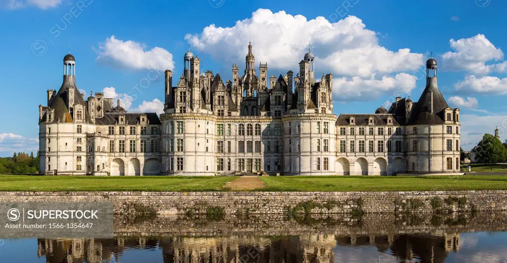 The beautiful Chteau de Chambord (Chambord Castle) in the Loire Valley, Loir-et-Cher, France, Europe