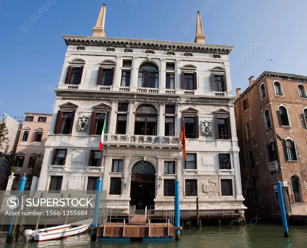 Palazzo Papadopoli, Grand Canal, sestiere quarter of San Polo, Venice, Veneto, Italy.