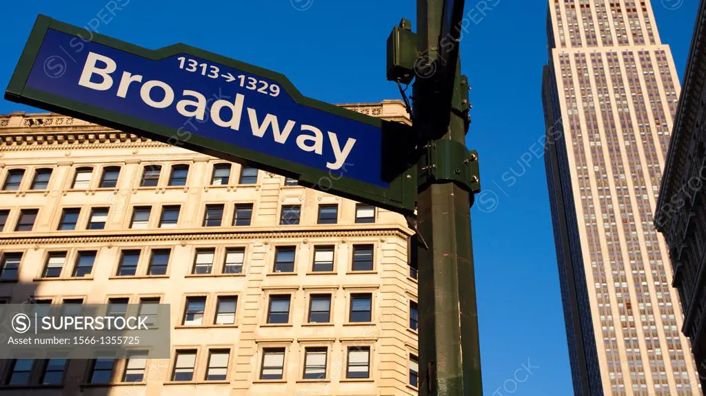 Broadway, 34th street, at right Empire State Building, Midtown, Manhattan, New York, New York City, United States, USA