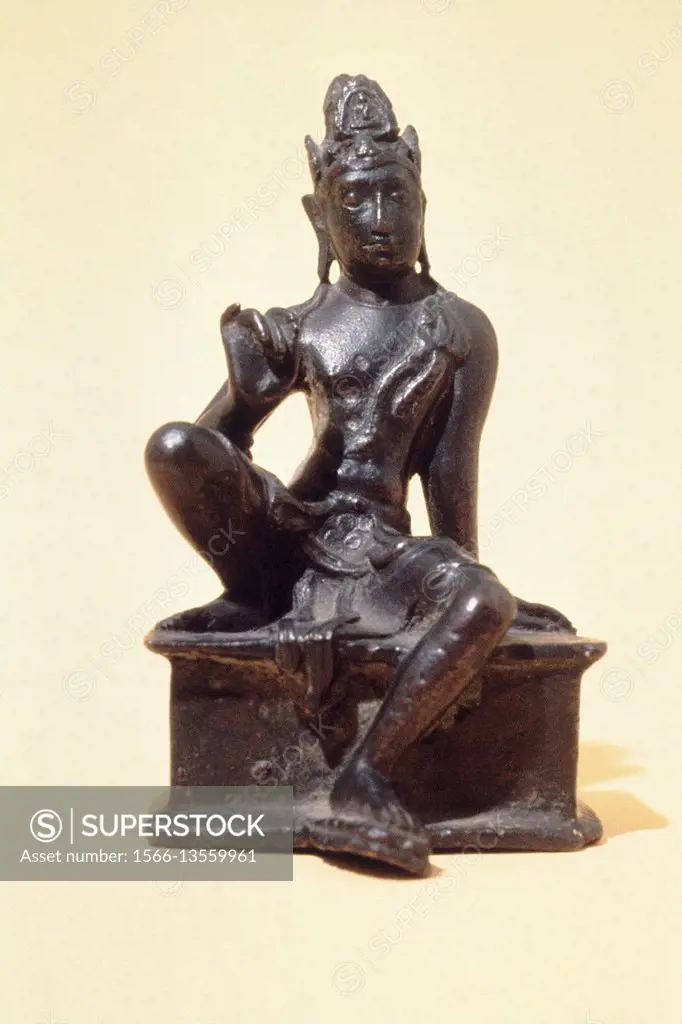 Bodhisattva Avalokitesvara, Vitarka mudra. This cast bronze figure is a reminiscent of Ellora. Dated: 700 A. D.