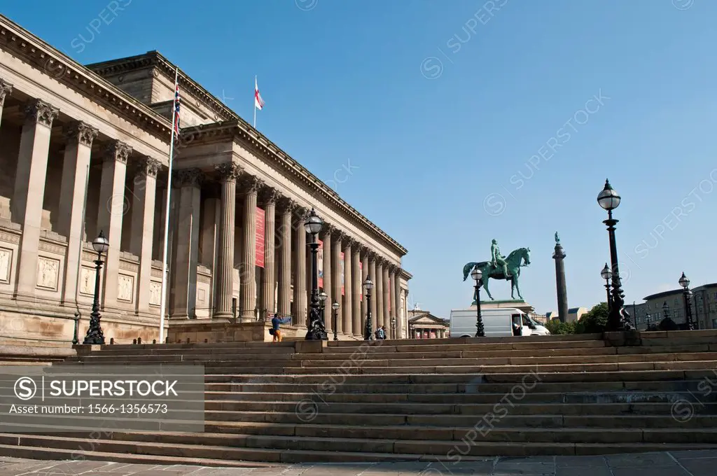 St George's Hall, and statue of Major-General William Earle by Charles Bell Birch, Liverpool, UK.