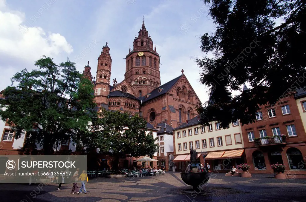 GERMANY, MAINZ, CATHEDRAL.