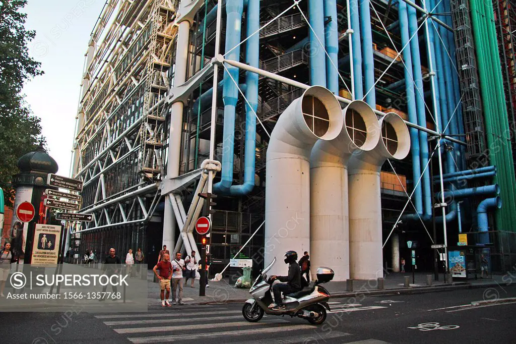 Center Georges Pompidou, Paris, France.1015