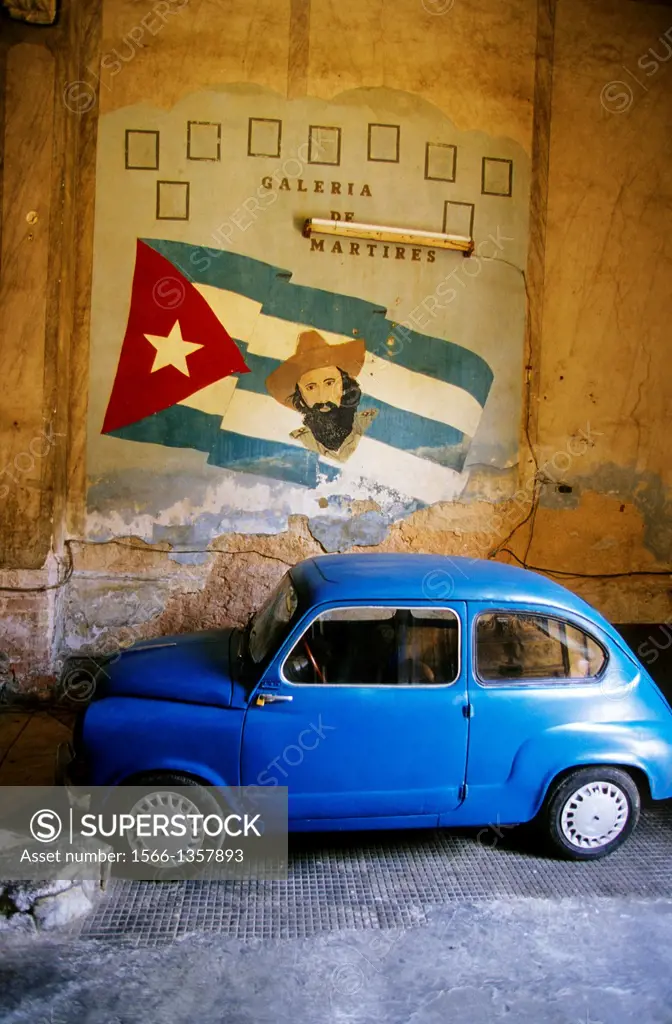 CUBA, HAVANA, PALADAR RESTAURANT BUILDING, MOVIE SET FOR 'STRAWBERRIES AND CHOCOLATE', CAR, SIGN.