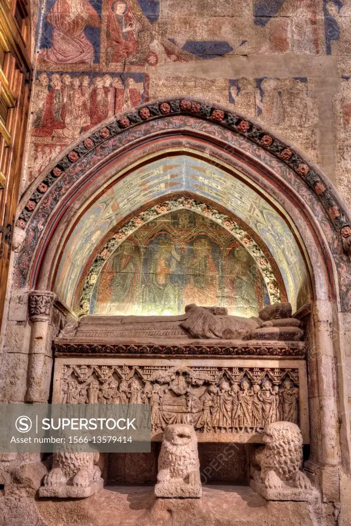 Medieval tomb, Old Cathedral of Salamanca, Salamanca, UNESCO World Heritage Site, Spain
