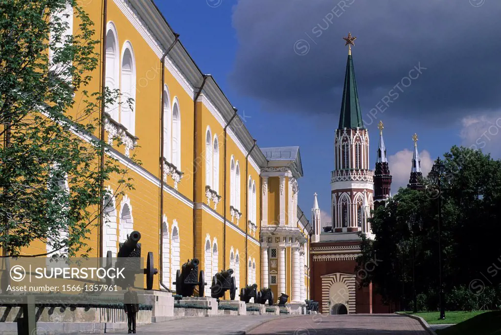 RUSSIA, MOSCOW, INSIDE KREMLIN, STATE ARMORY.1015