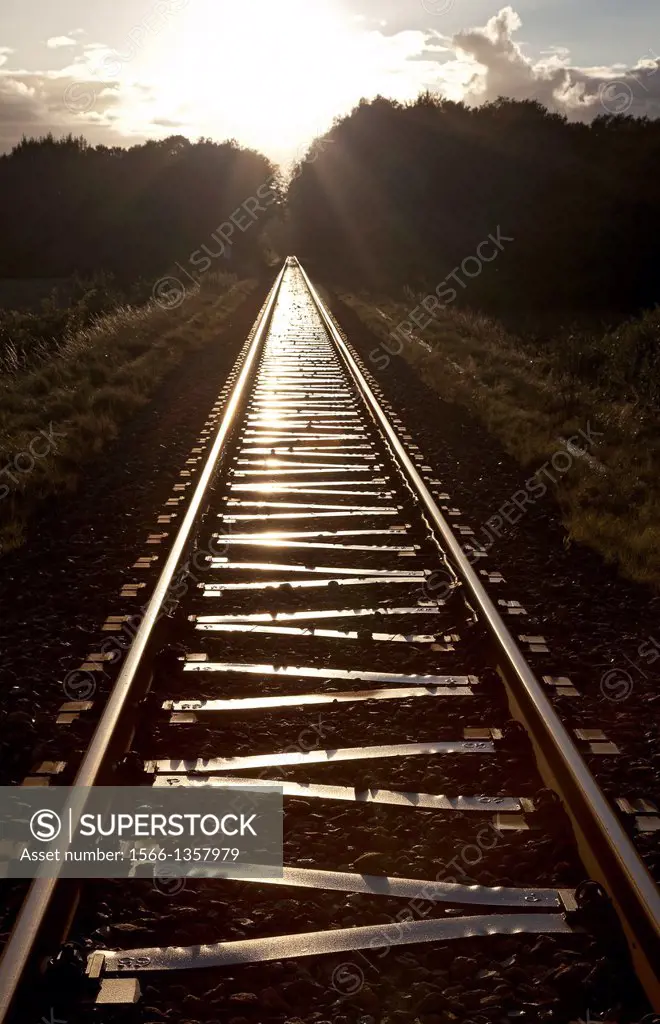 railroad to vanishing point.1015