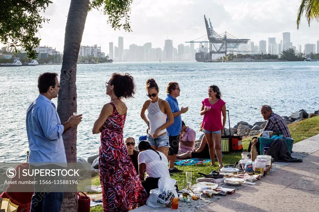 Florida, Miami Beach, South Pointe Park, picnic, Government Cut, Port of Miami,