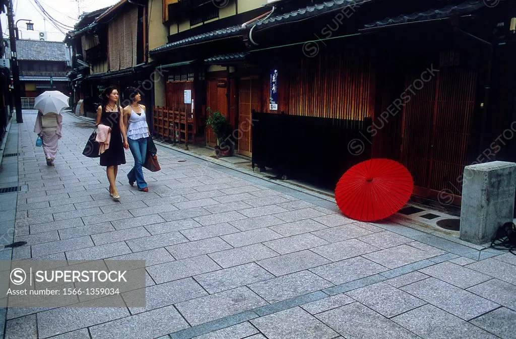 Alley in Gion quarter,Kyoto, Japan.