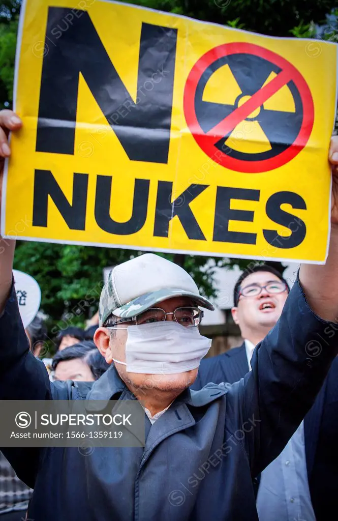 Anti-nuclear demonstration in front of the headquarters of Japan´s Government (Kokkai or Diet).Tokyo.Japan.