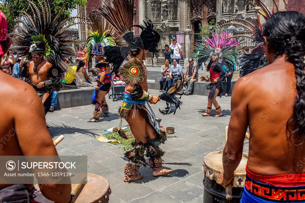 Aztec Dancers Group,Plaza de la Constitución,El Zocalo, Zocalo Square, Mexico City, Mexico.