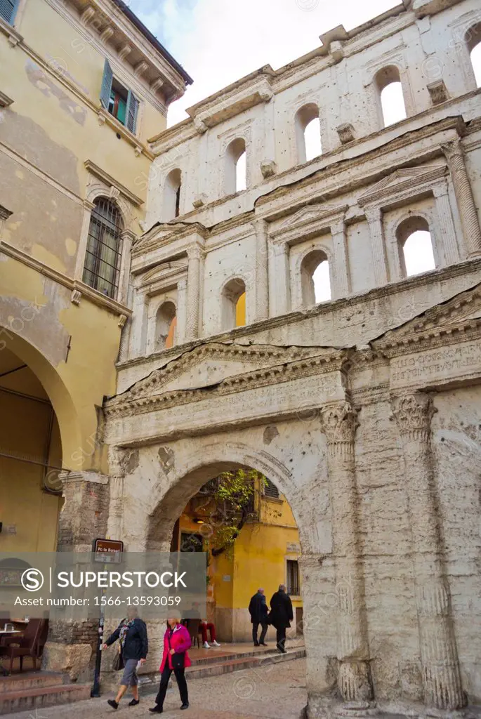 Porta dei Borsari, Verona, Veneto, Italy.