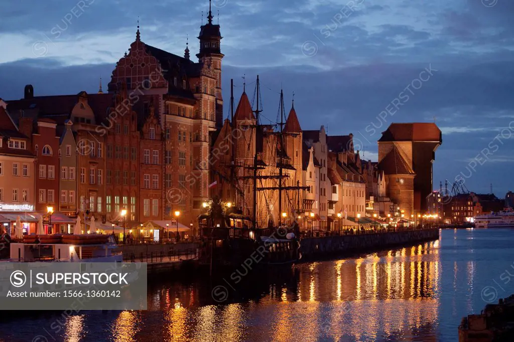 Poland, Gdansk, Old Town. The medieval port crane, called Zuraw over Motlawa river.
