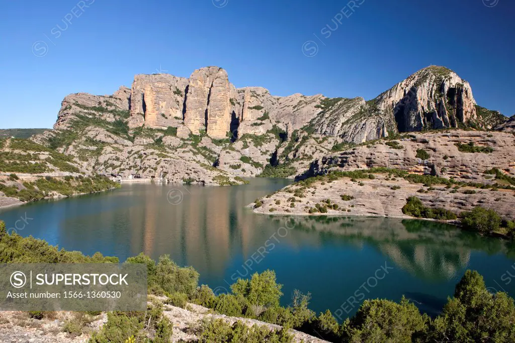 Vadiello reservoir at the Natural Park of Sierra de Guara, Huesca, Spain.