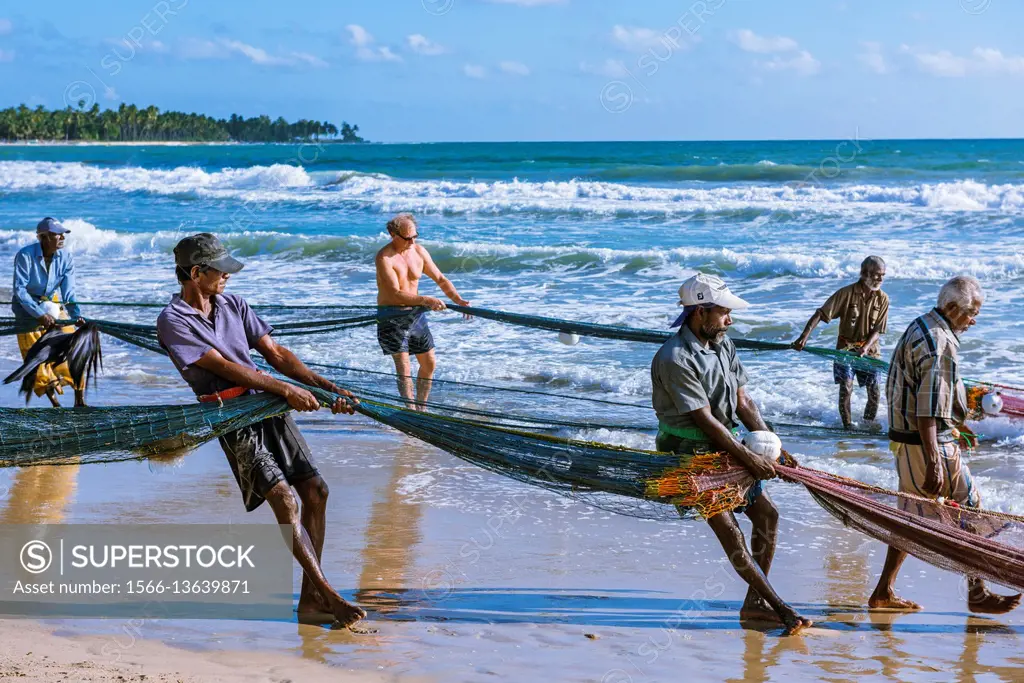 Seine Fishing on the Beach of Uppuveli, Trincomalee District, Eastern  Province, Sri Lanka, Asia. - SuperStock