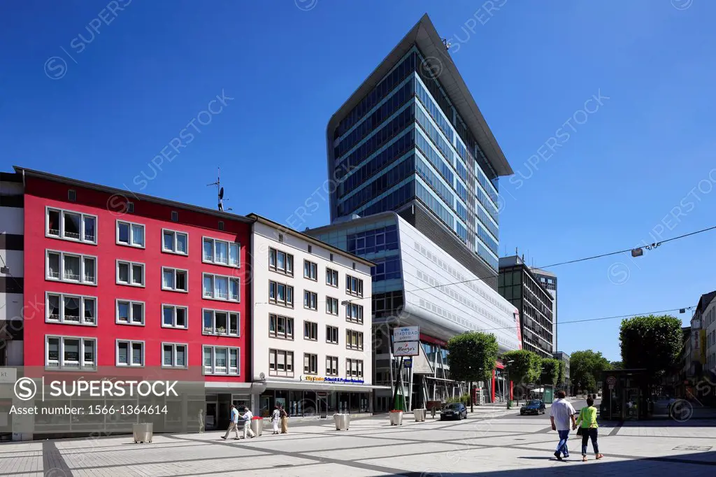 Germany, Bochum, Ruhr area, Westphalia, North Rhine-Westphalia, NRW, Stadtbadgalerie in downtown, ´Bochumer Fenster´, multifunctional building, pedest...