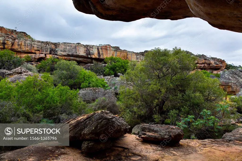 Shelter, Salmanslaagte Bushman Rock Art Trail, Clanwilliam, Cederberg Mountains, Western Cape province, South Africa, Africa.